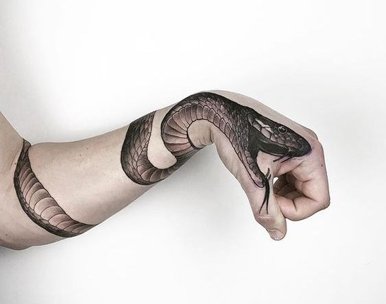 Татуировки на предплечье: мужской стиль и выражение личности